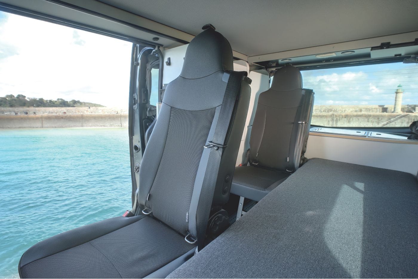 van-amenage-2-4-sitzer-siege-isofix