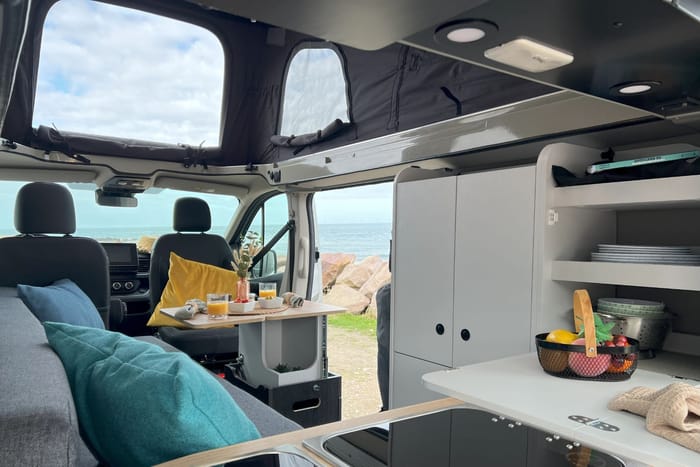 Flex PLUS: Ausgestatteter Van mit 2 bis 4 Sitzen: Aufstelldach