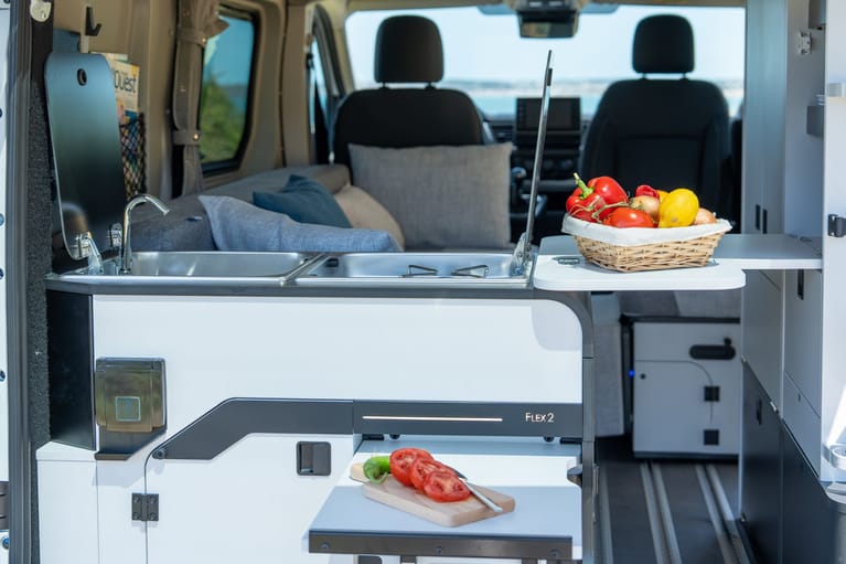 Flex 2: Van mit 2 bis 4 Sitzen Kochbereich