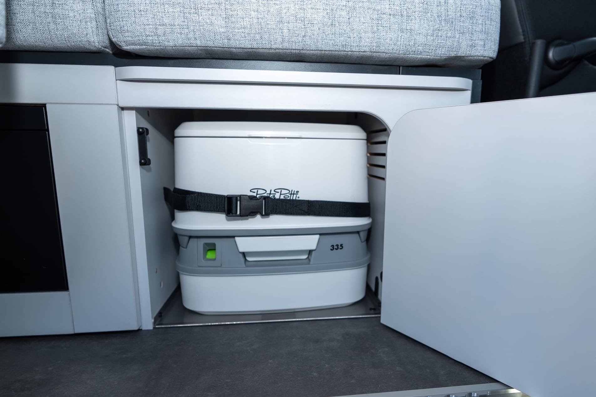 Flex 2: Ausgestatteter Van mit 2 bis 4 Sitzen