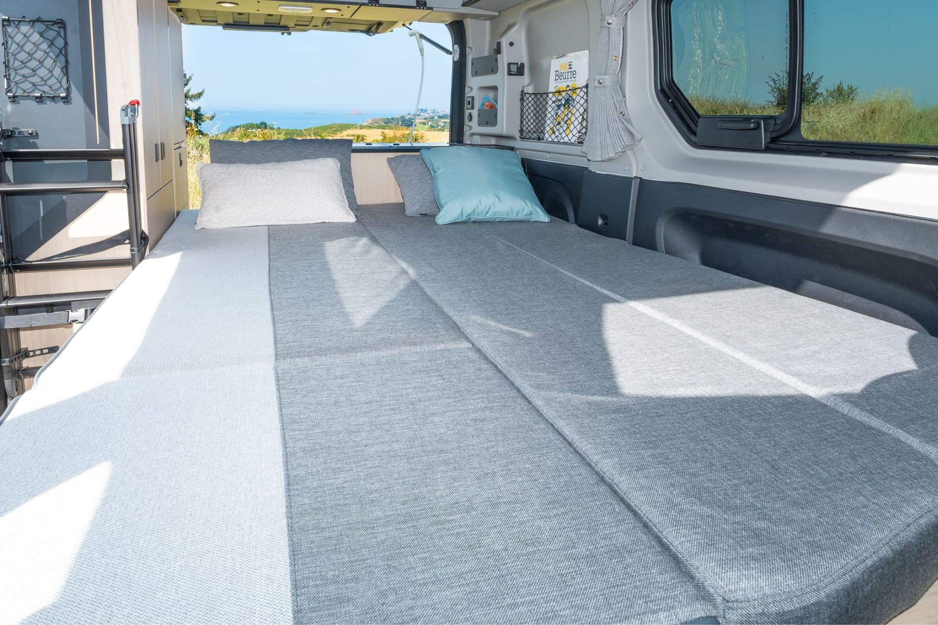 Flex 2 Confort: Ausgestatteter Van mit 2 bis 4 Sitzen: Kammbett