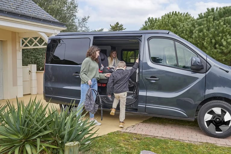 Flex 5 ausgebauter Van mit 5 Sitzplätzen und ISOFIX-Sitzen