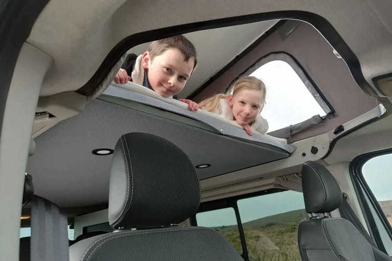 Flex 5 Campervan mit 5 Sitzplätzen, Aufstelldach und Dachbett