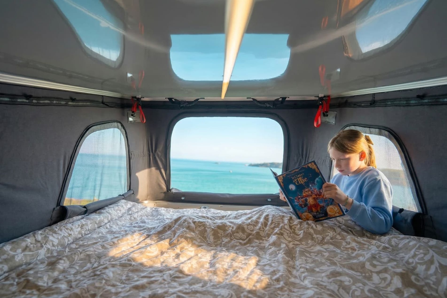Flex 5 Confort Fotos Campervan mit 5 Sitzplätzen und Dachbett im Aufstelldach