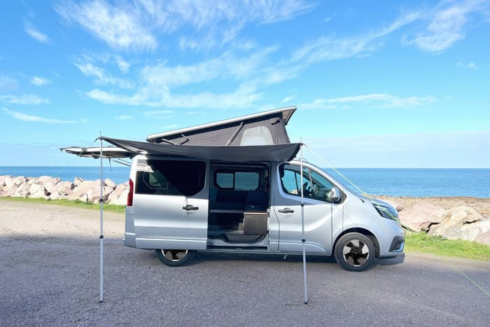 Flex PLUS: Ausgestatteter Van mit 2 bis 4 Sitzen: Seitenvorzelt und Heckzelt