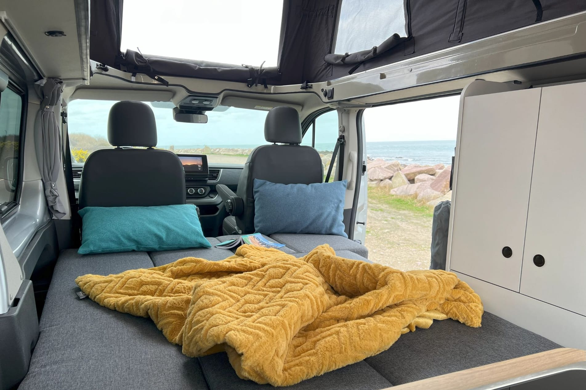 Flex PLUS: Ausgestatteter Van mit 2 bis 4 Sitzen: Kammbett