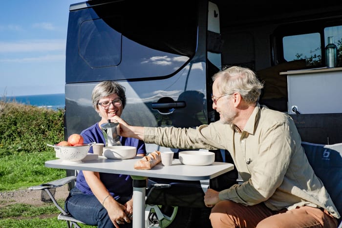 Flex PLUS: Ausgestatteter Van mit 2 bis 4 Sitzen