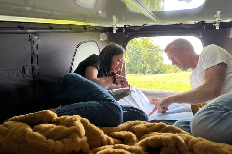 Flex Confort PLUS Fotos Campervan 2–4 Sitzplätze mit oberem Bett